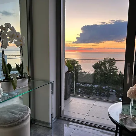 Luxe Baltic Sunset アパート ミエンジズドロイェ