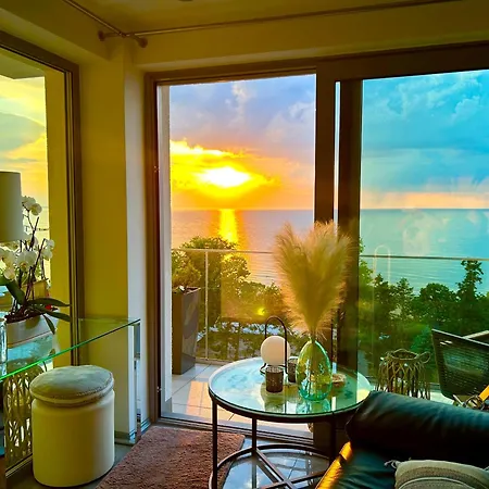 Luxe Baltic Sunset Apartment
